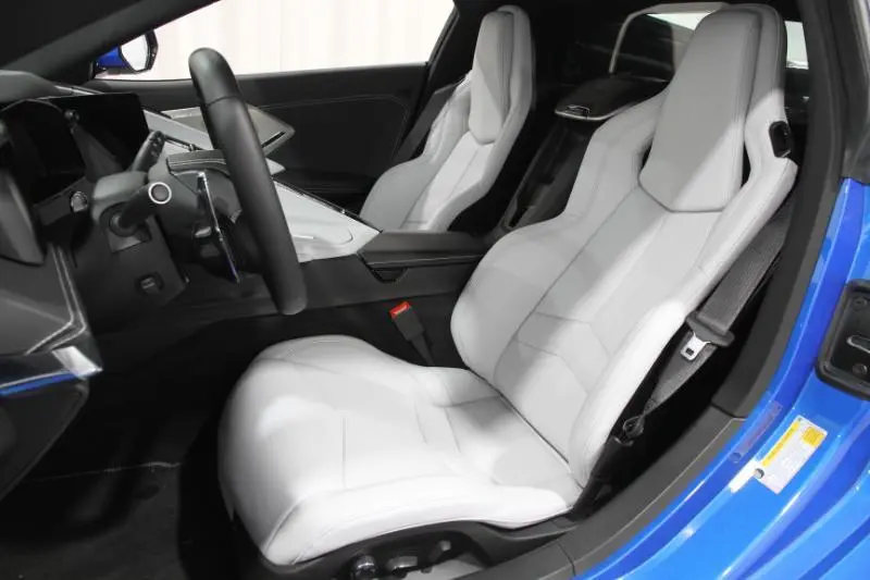 2025 Chevrolet Corvette 2LT photo 4
