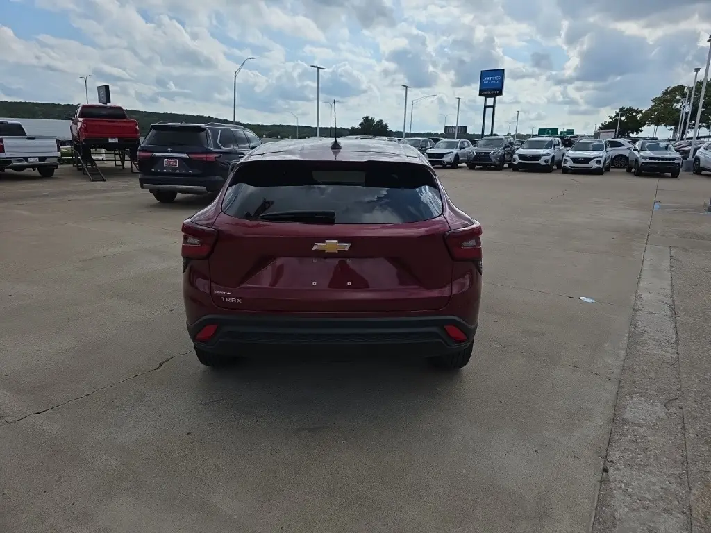 2024 Chevrolet Trax LS photo 4