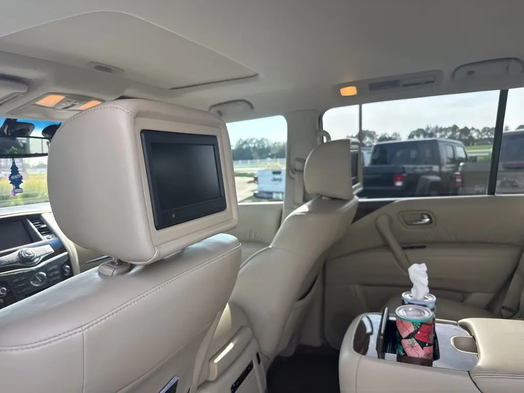 2016 Infiniti QX80 Base photo 10