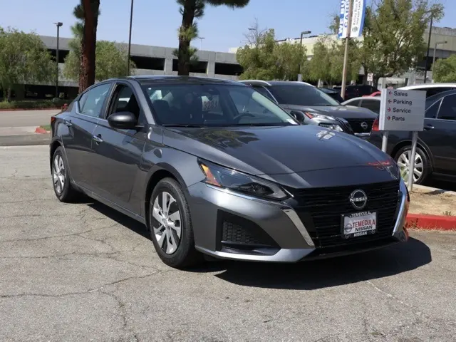 2025 Nissan Altima S's photo