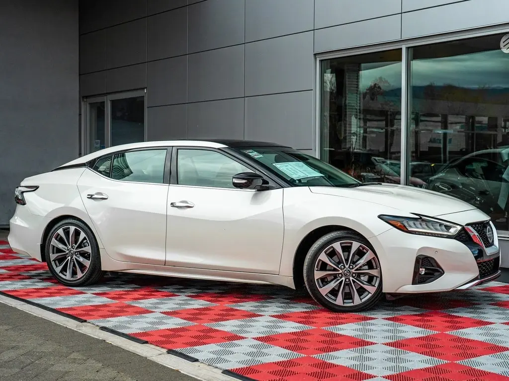2021 Nissan Maxima Platinum photo 3