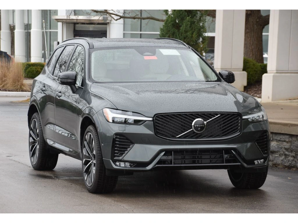 2026 Volvo - image 2