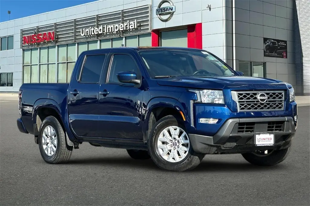 2022 Nissan Frontier SV photo 2
