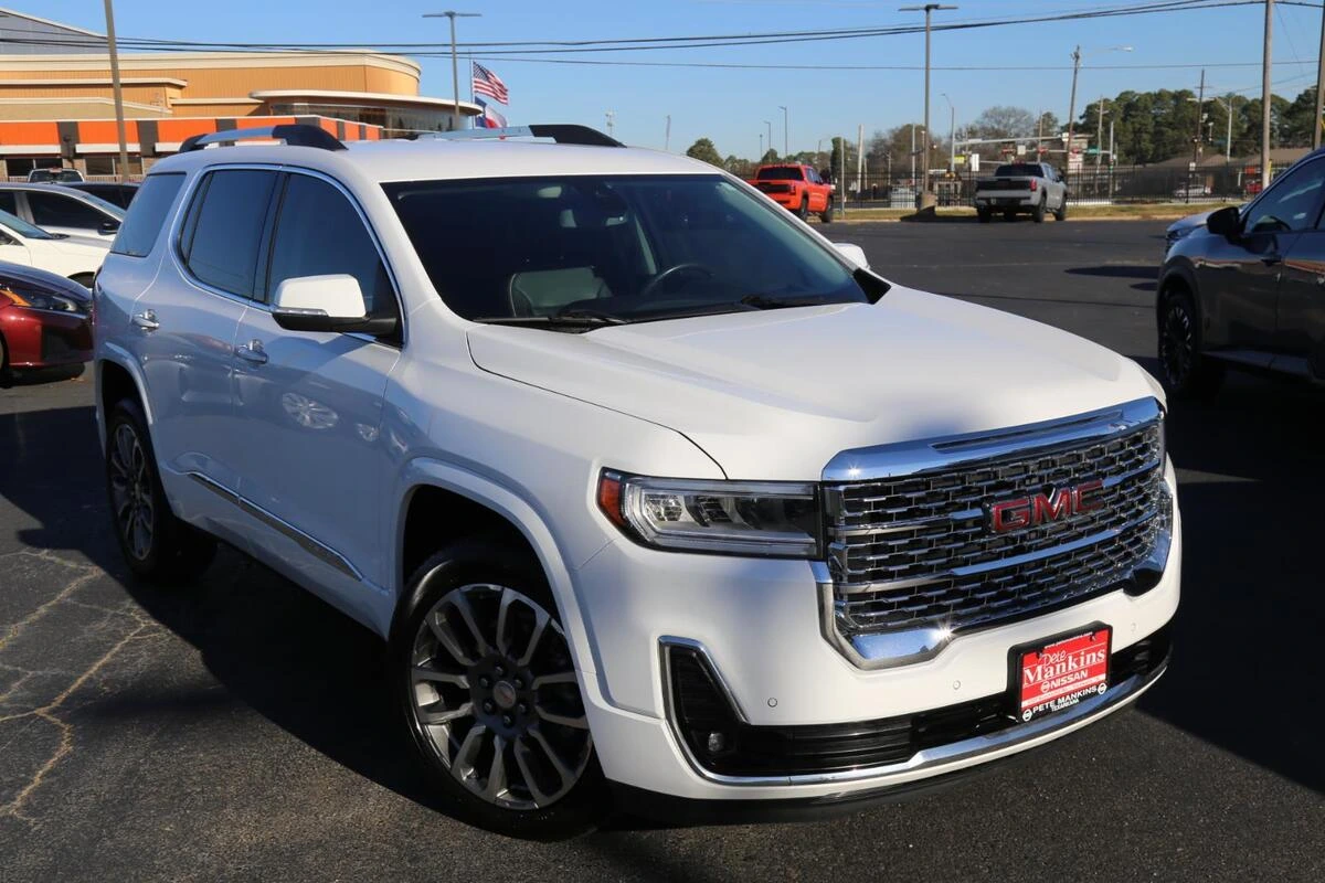2021 GMC Acadia Denali's photo