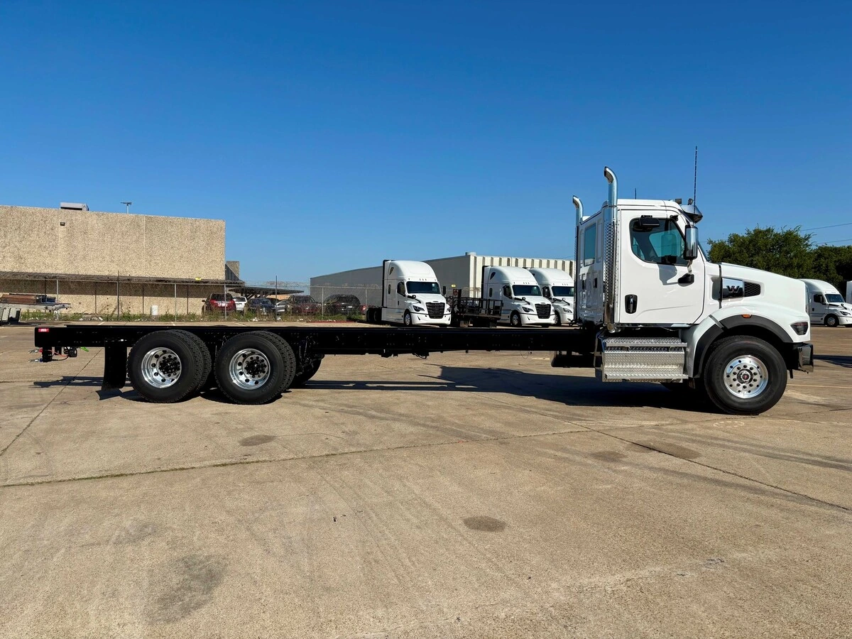 2027 Western Star 49X — photo 6