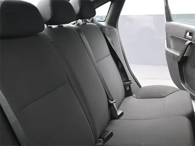 2011 Ford Focus SES photo 14