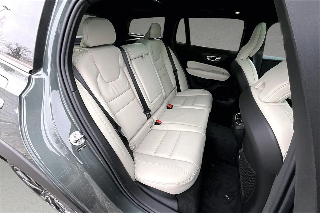2026 Volvo - image 10