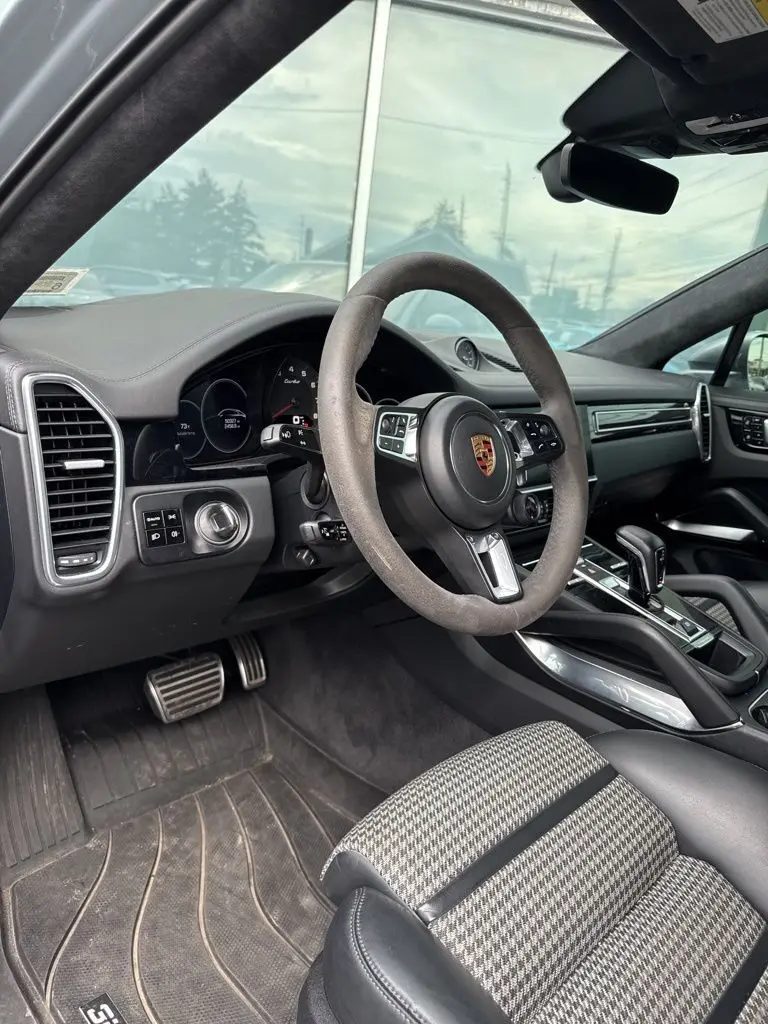 2020 Porsche Cayenne Coupe Turbo photo 6