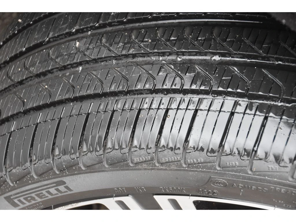 2025 Volvo - image 11