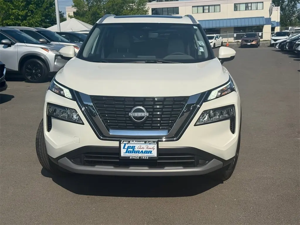Used 2022 Nissan Rogue SV with VIN JN8BT3BB6NW333294 for sale in Kirkland, WA