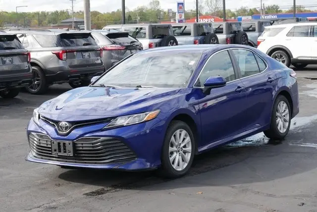 2018 Toyota Camry LE photo 4