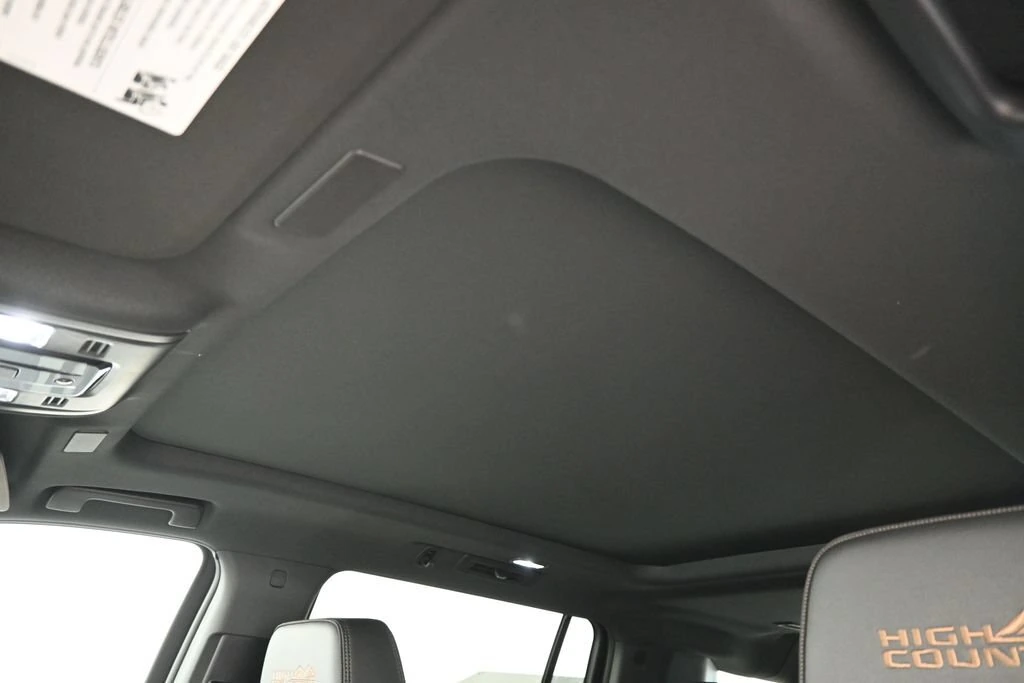 2026 Chevrolet Suburban High Country - Photo 16