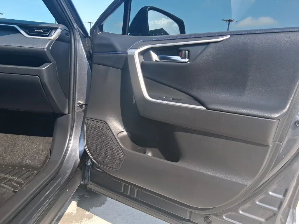 2021 Toyota RAV4 Hybrid XSE photo 7