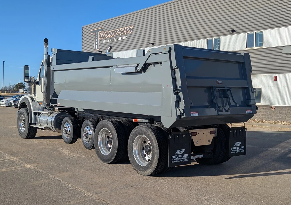 2025 International HX in Cedar Rapids, IA — photo 3