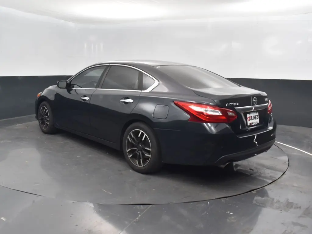 2016 Nissan Altima 2.5 S photo 8