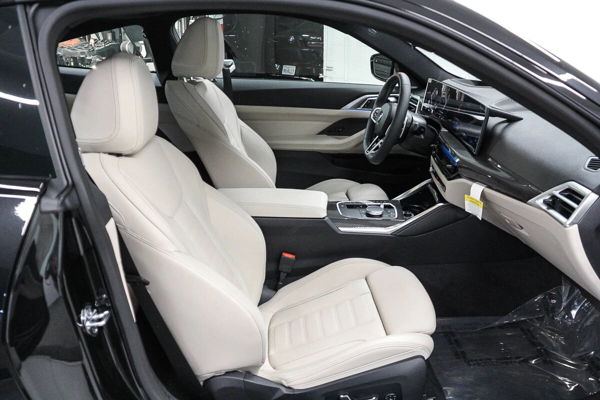 2026 BMW 4 Series M440i - Photo 18