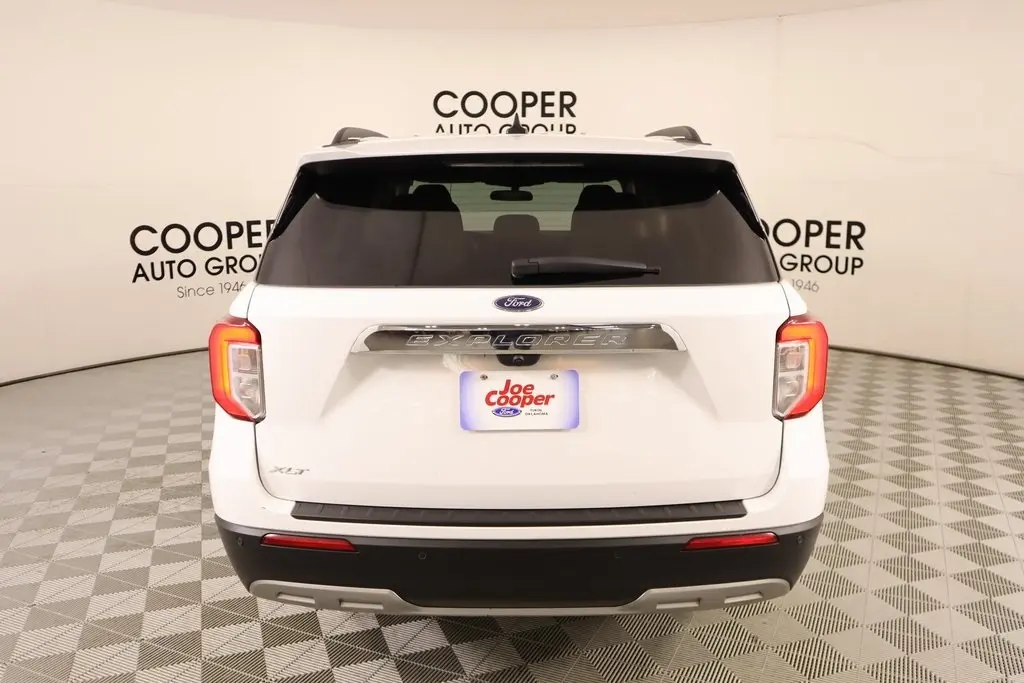 2024 Ford Explorer XLT photo 21