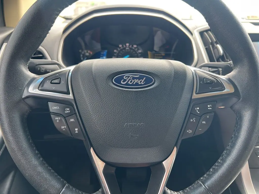 2020 Ford Edge SEL photo 10