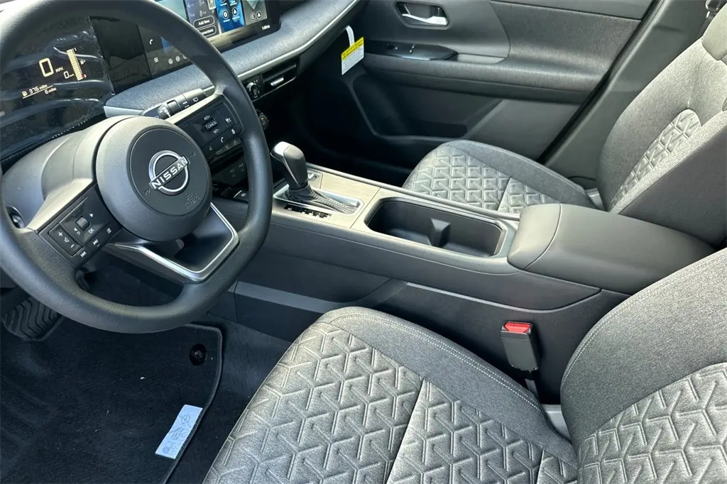 2026 Nissan Kicks SV photo 6