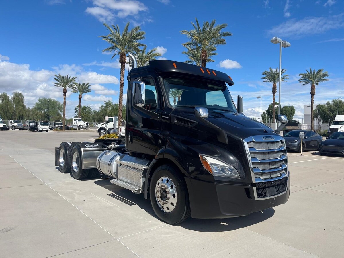 2020 Freightliner Cascadia in Phoenix, AZ — photo 7