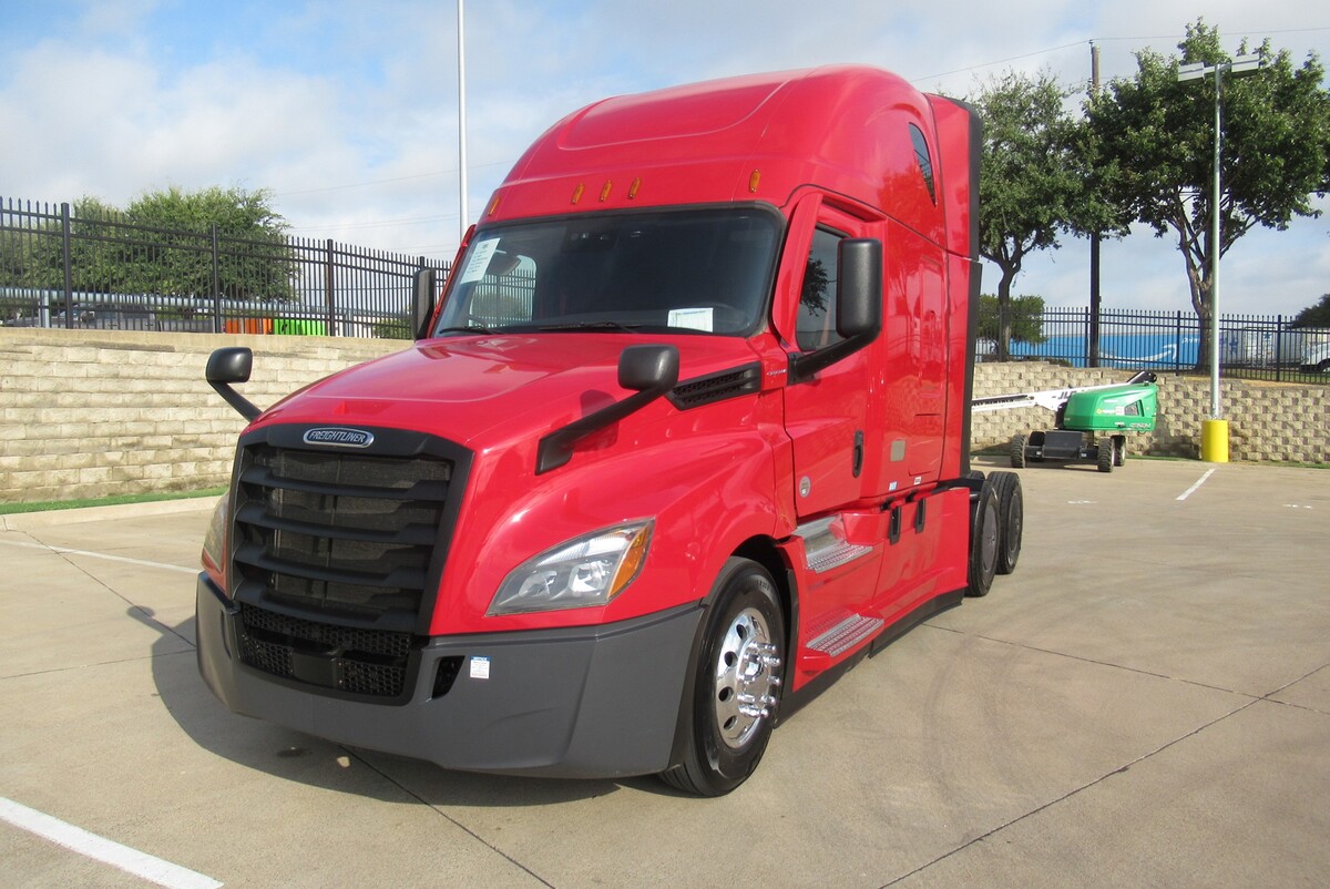 2023 FREIGHTLINER Cascadia