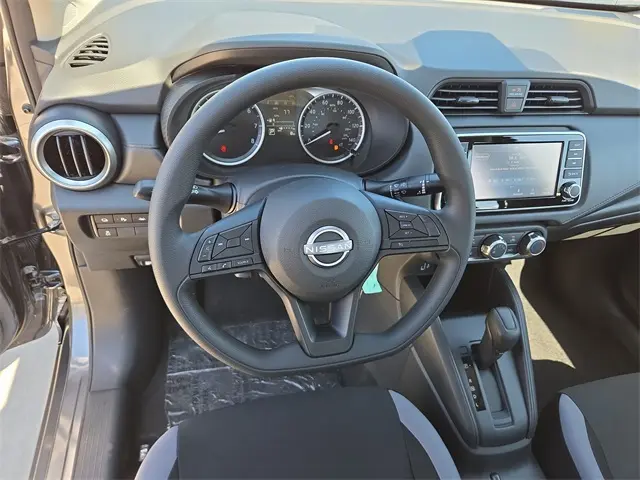 2025 Nissan Versa 1.6 S photo 12