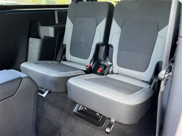 2023 Ford Bronco Base photo 19
