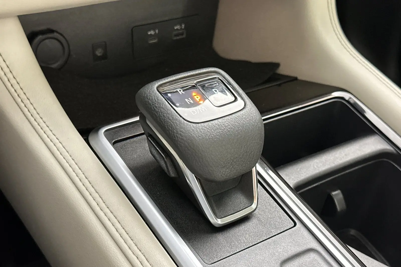 2022 Nissan Pathfinder Platinum photo 19
