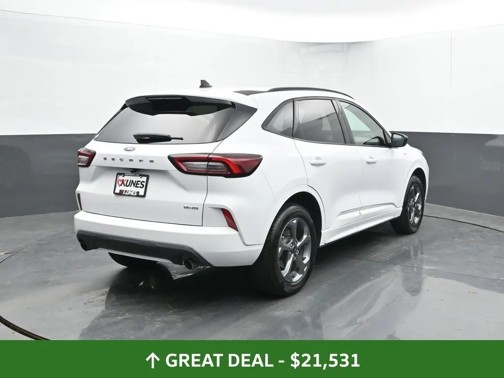 2023 Ford Escape ST-Line photo 7