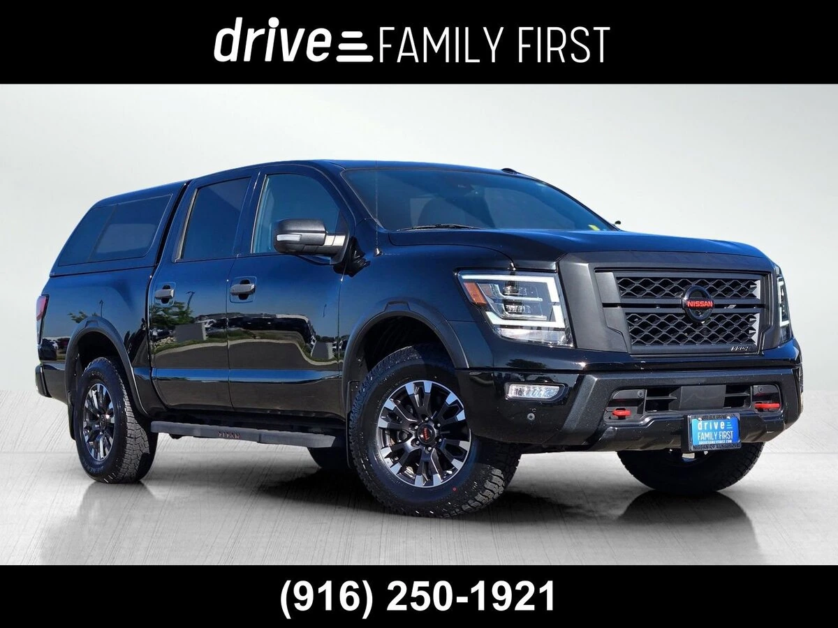 2021 Nissan Titan PRO-4X 4X4 Crew Cab's photo