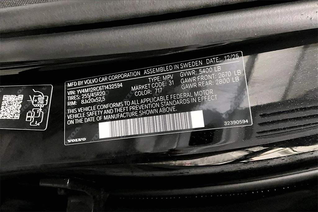 2026 Volvo - image 14