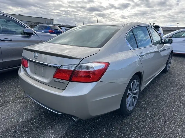 2015 Honda Accord Sport photo 8