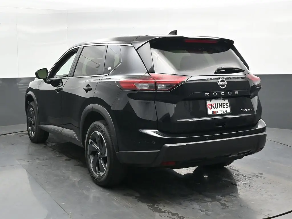 2024 Nissan Rogue SV AWD photo 4