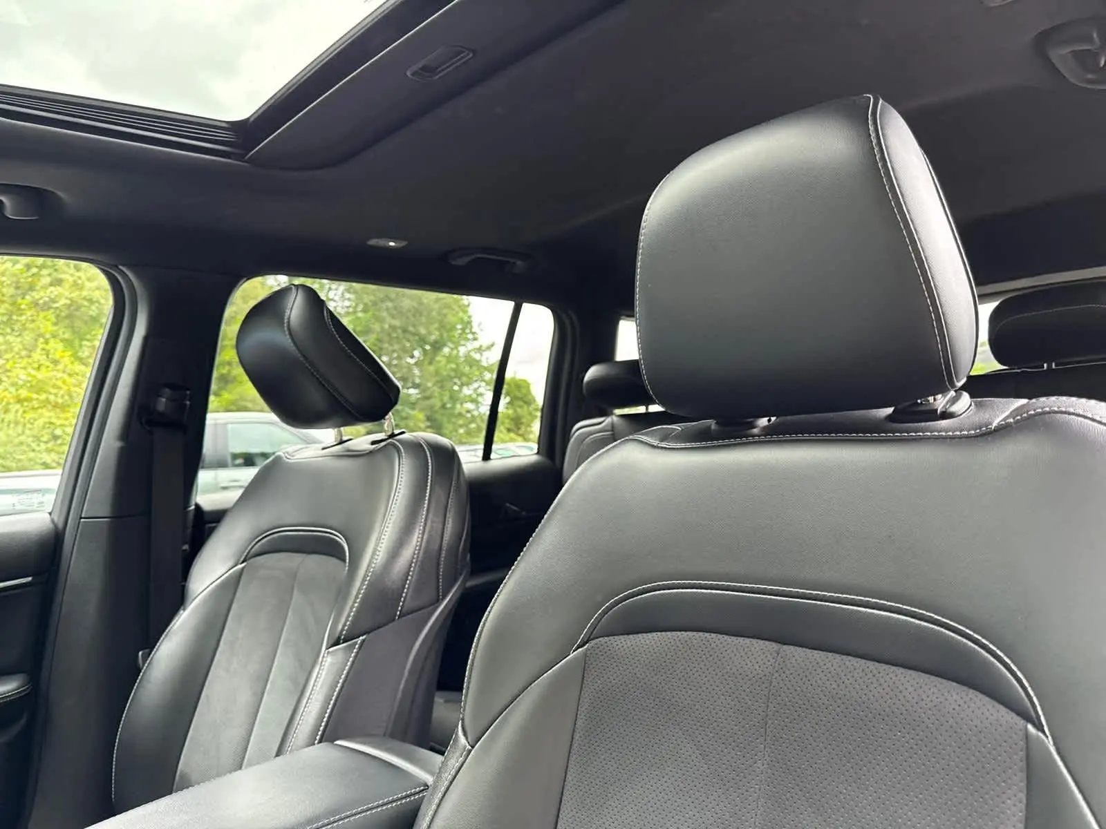 2023 Jeep Grand Cherokee Altitude photo 12