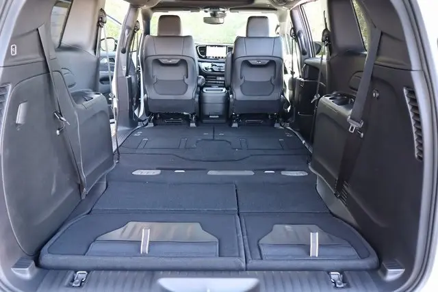 2026 Chrysler Pacifica photo 39