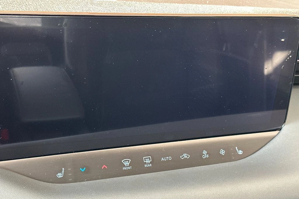 2026 Nissan LEAF Platinum+ - Photo 18