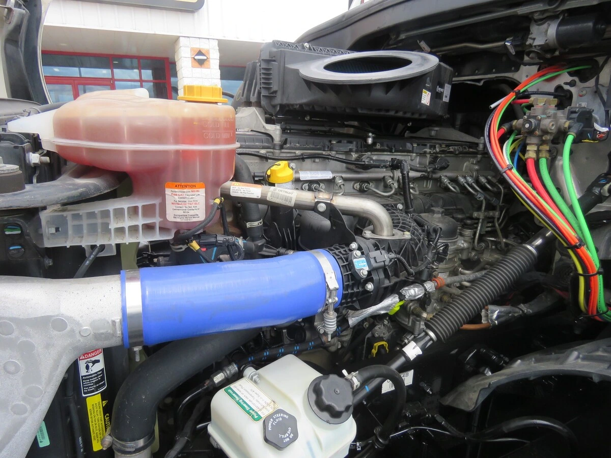 2023 Freightliner Cascadia - image 11