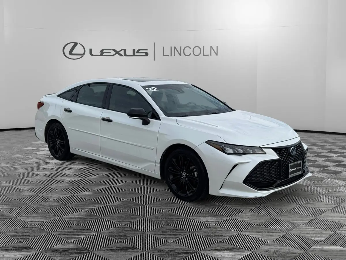 2022 Toyota Avalon XSE Nightshade's photo