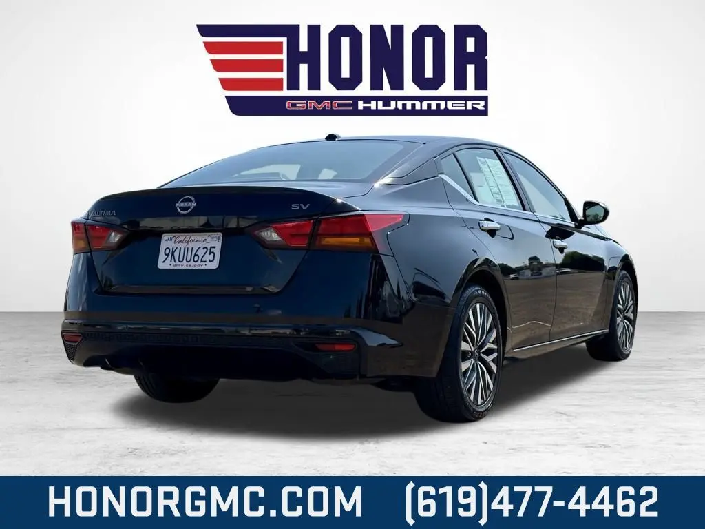 2024 Nissan Altima SV photo 3