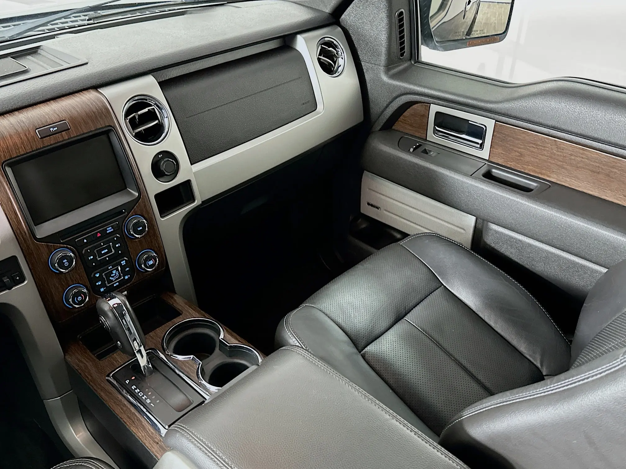 2013 Ford F-150 Lariat photo 15