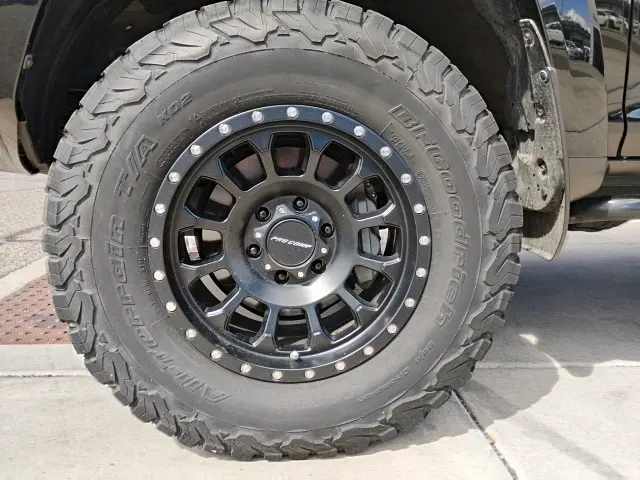 2019 Toyota 4Runner TRD Off-Road Premium photo 4