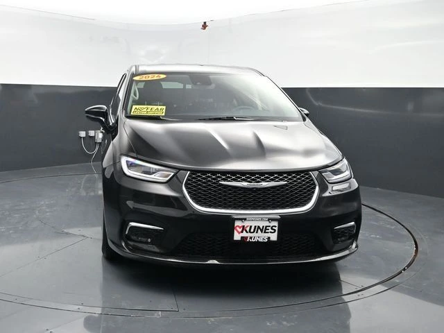 Used 2024 Chrysler Pacifica PHEV Select with VIN 2C4RC1S78RR156739 for sale in Woodstock, IL