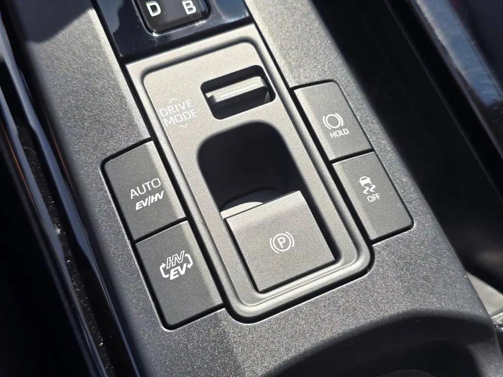 2026 Toyota Prius Plug-in photo 4