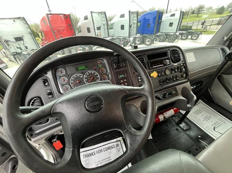 2018 Freightliner 114SD - image 18