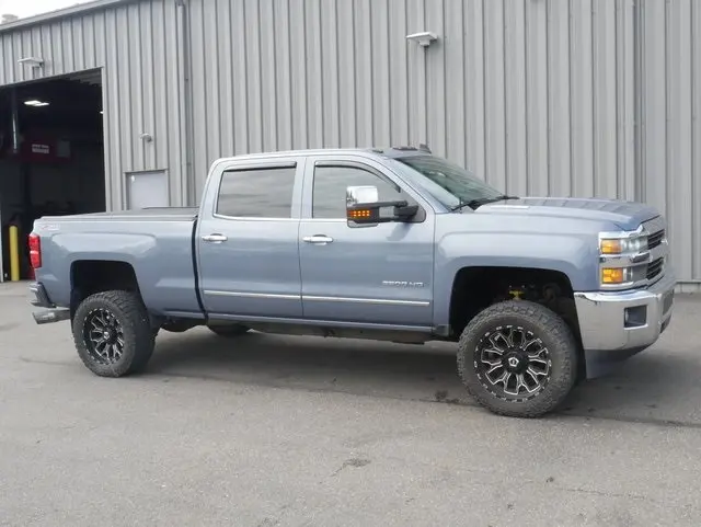 2015 Chevrolet Silverado LTZ photo 2