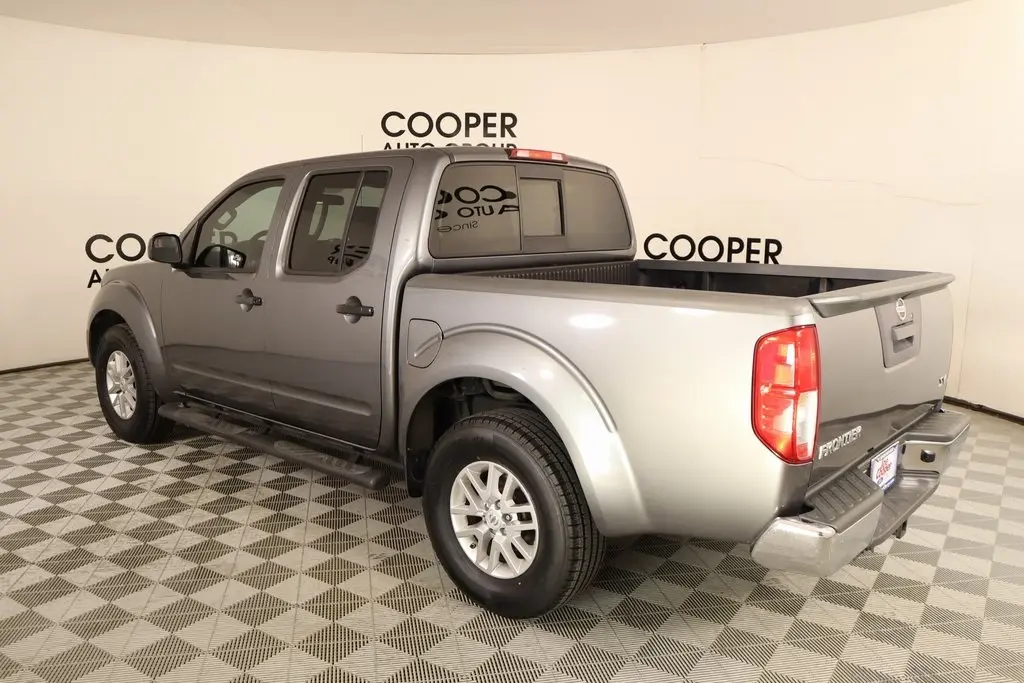 2016 Nissan Frontier SV photo 18