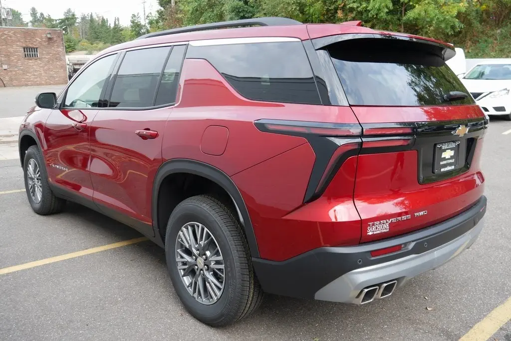 2026 Chevrolet Traverse 2LT photo 5