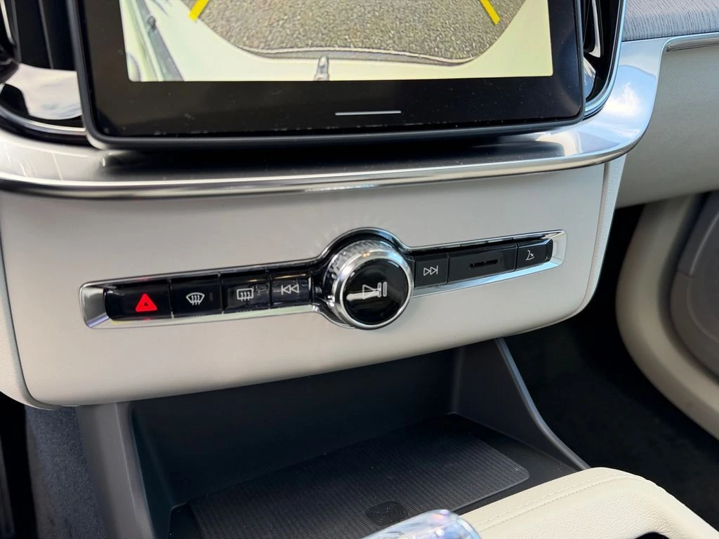 2026 Volvo - image 21