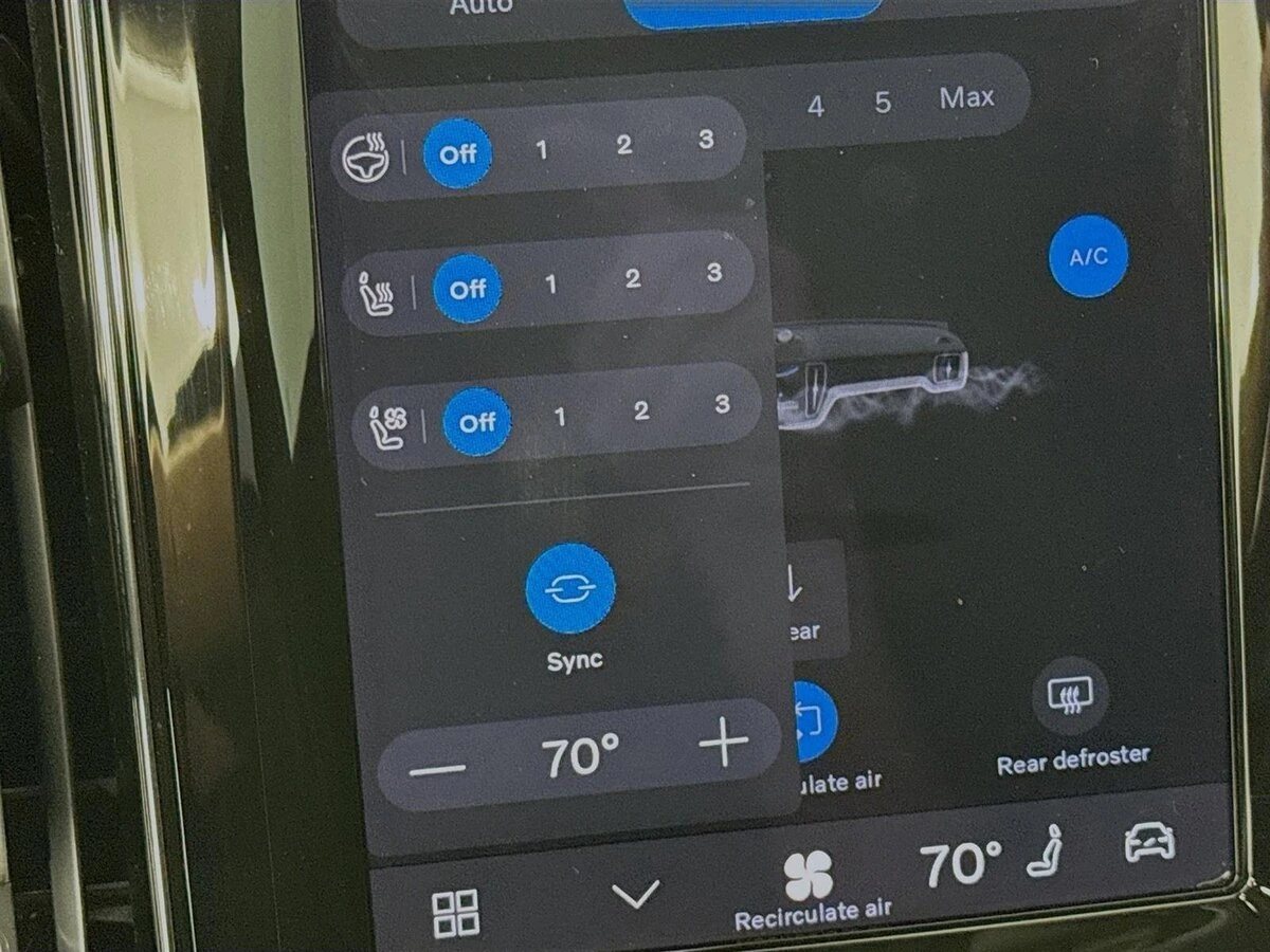 2023 Volvo - image 23