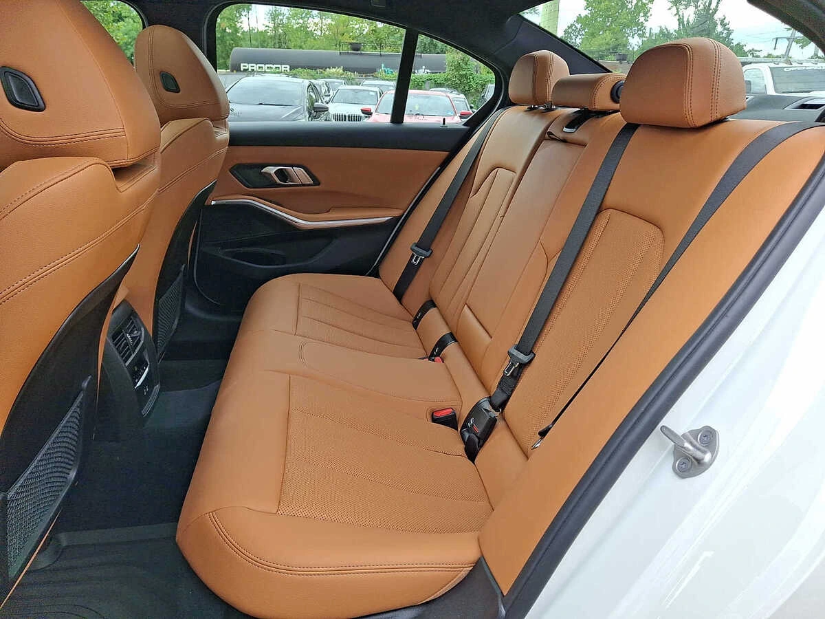2023 BMW 3 Series 330i - Photo 8